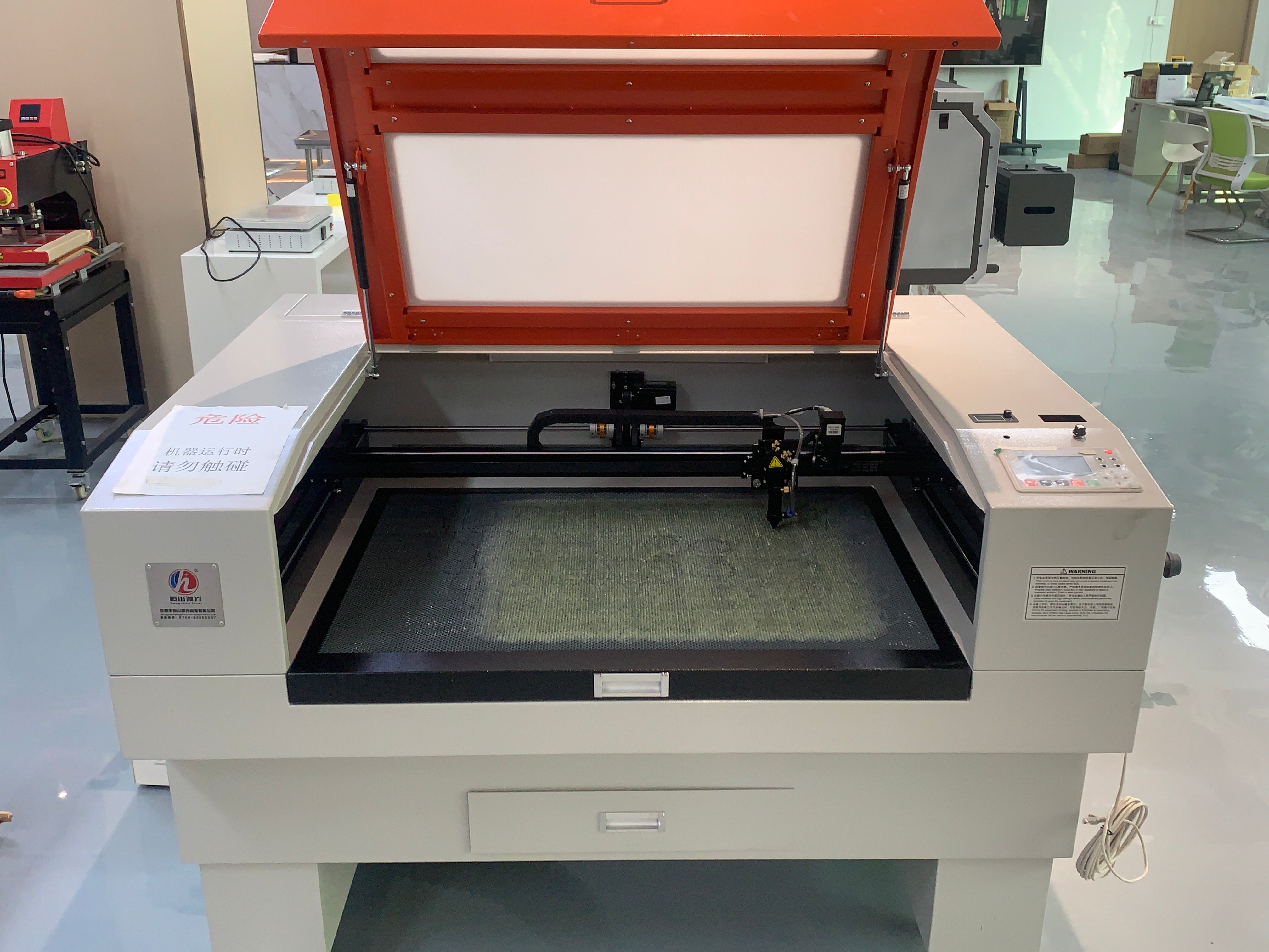 Laser Cutting Machine for Films & Labels